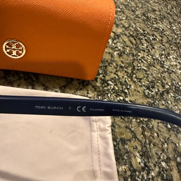 ❤️SOLD❤️Tory Burch Aviator Sunglasses - Picture 4 of 5
